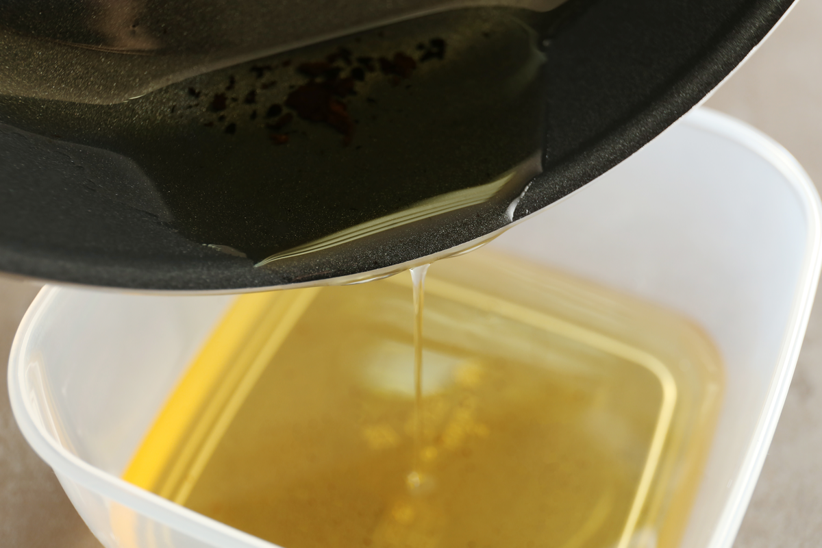 How To Dispose Of Cooking Oil Same Day Plumbing   Same Day Cooking Oil 